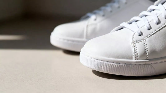 Gepflegte Sneaker nach materialgerechter Reinigung